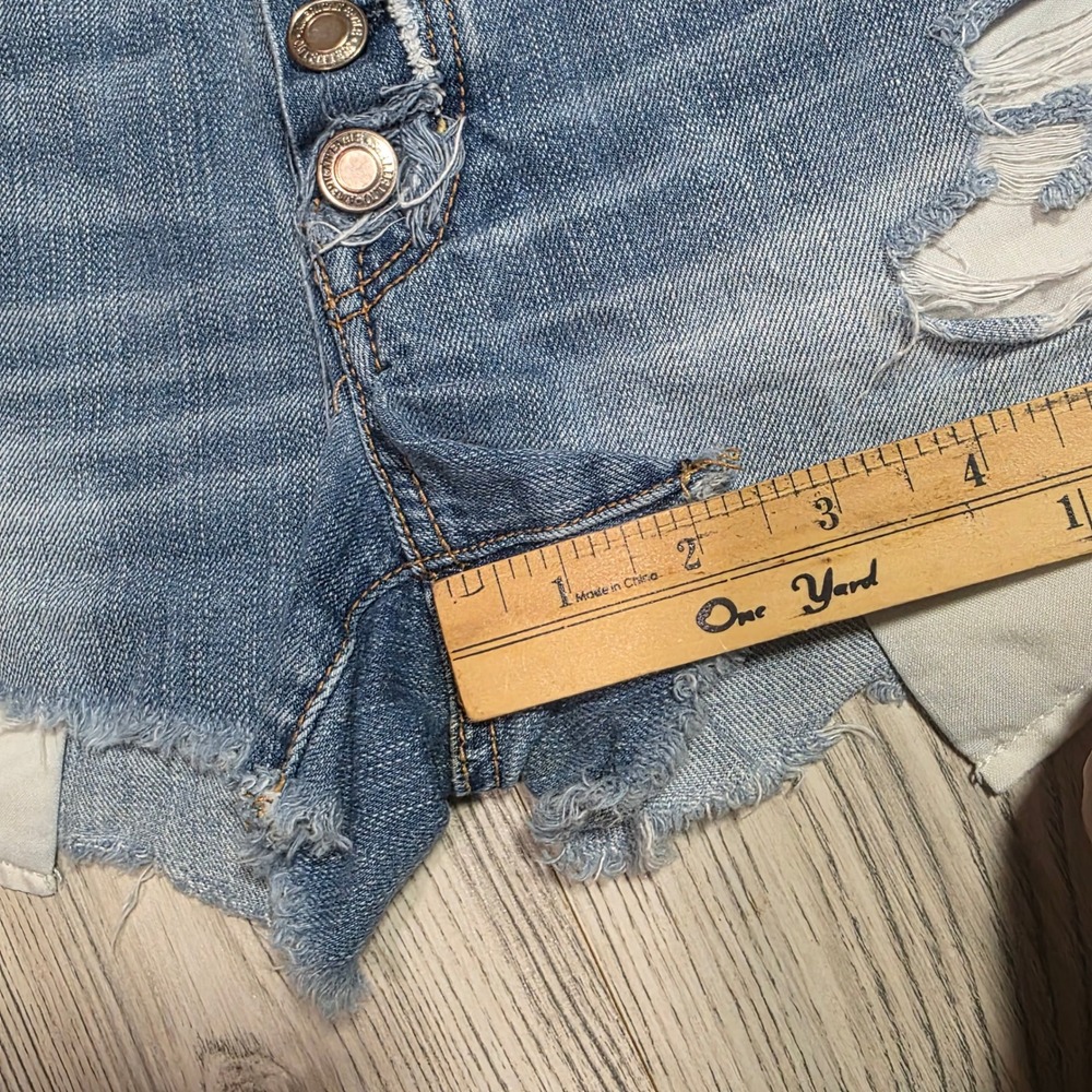 American Eagle High Rise Festival Fly Button Distressed Denim Shorts - Size - Picture 4 of 6